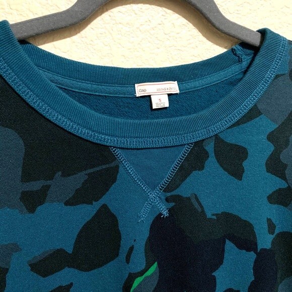 Gap green sweatshirt top camouflage long sleeve crew neckline sweater size S - Picture 5 of 6